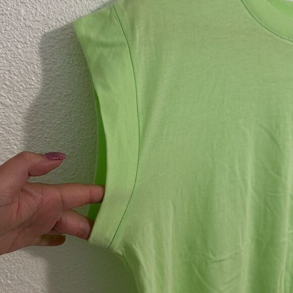 NWT- A New Day- women’s green basic Tee- Size small - Picture 3 of 7